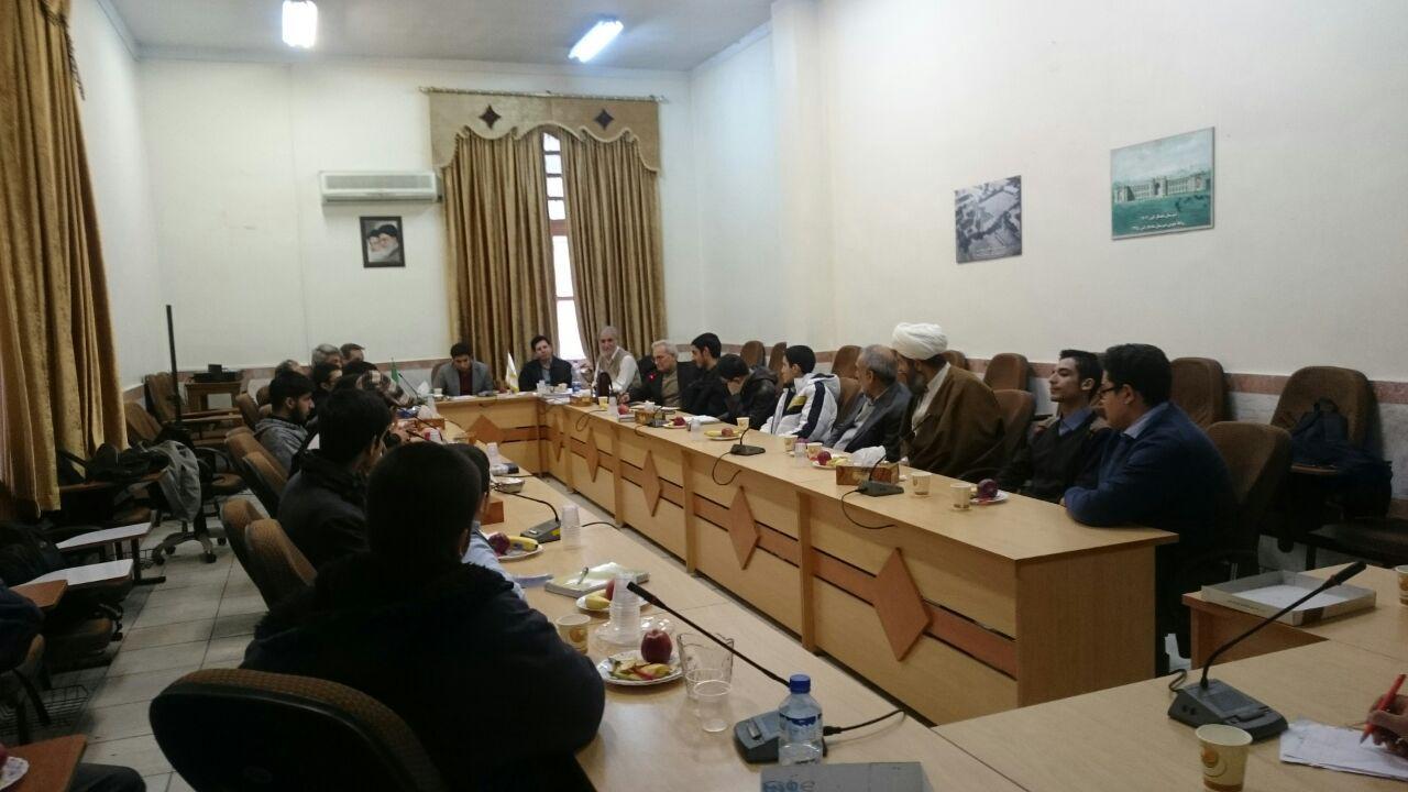 اولین کانون ادبی البرز برگزار شد.