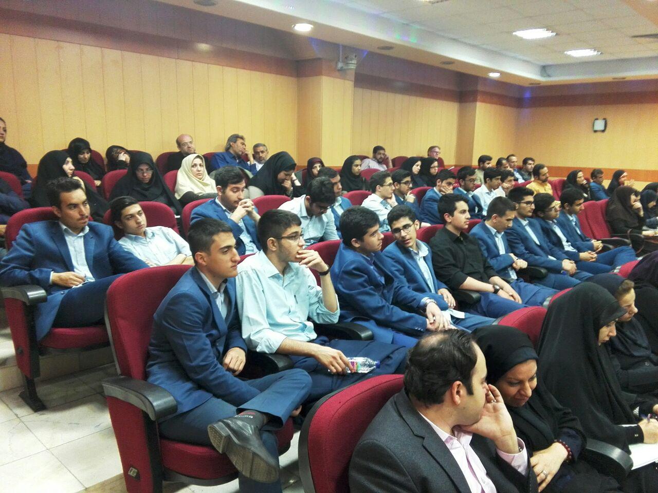 حضور دانش آموزان در افتتاحیه جشنواره مسابقات پژوهشسراهای کشور